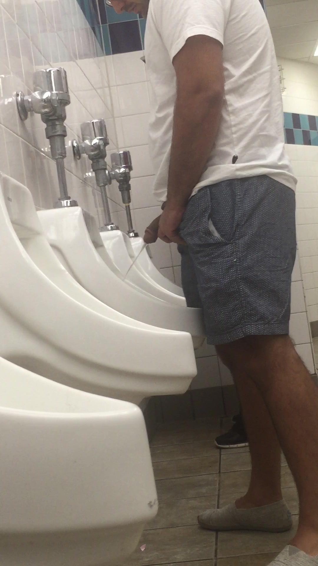 urinal piss 2