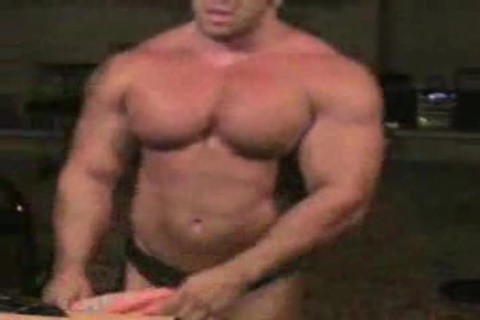Jake Mclennen Flexing Pumped Pecs - ThisVid.com 中文