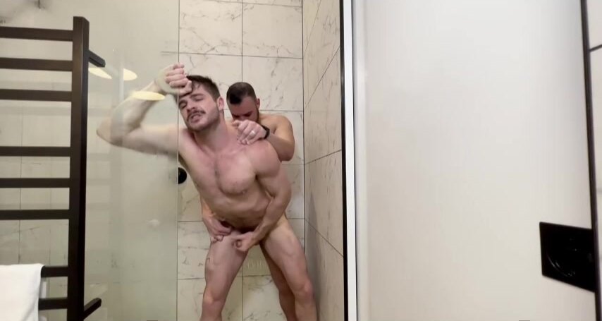 muscle guy hot shower fuck