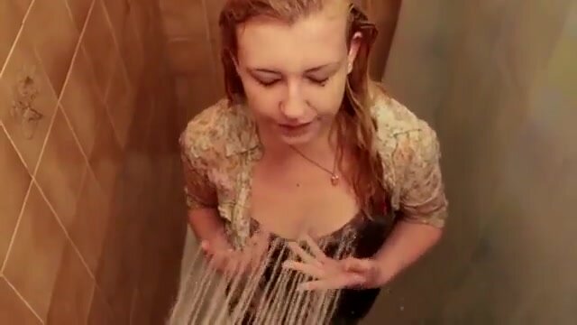 wetlook cute girl in shower
