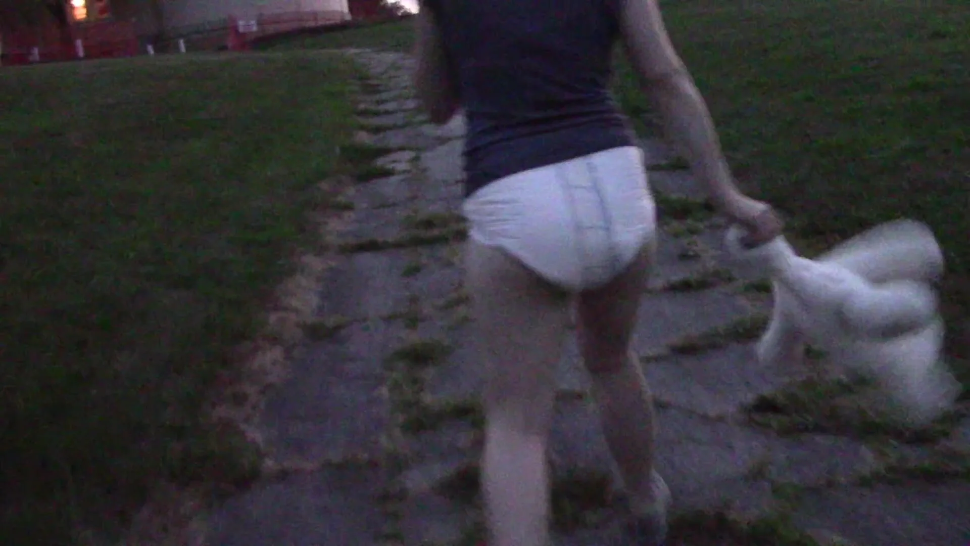 Favoriten: Caught during an outdoor diaper… ThisVid.com