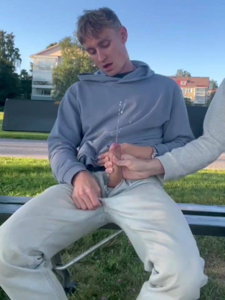 Helping hand leads to huge cum fountain outdoors