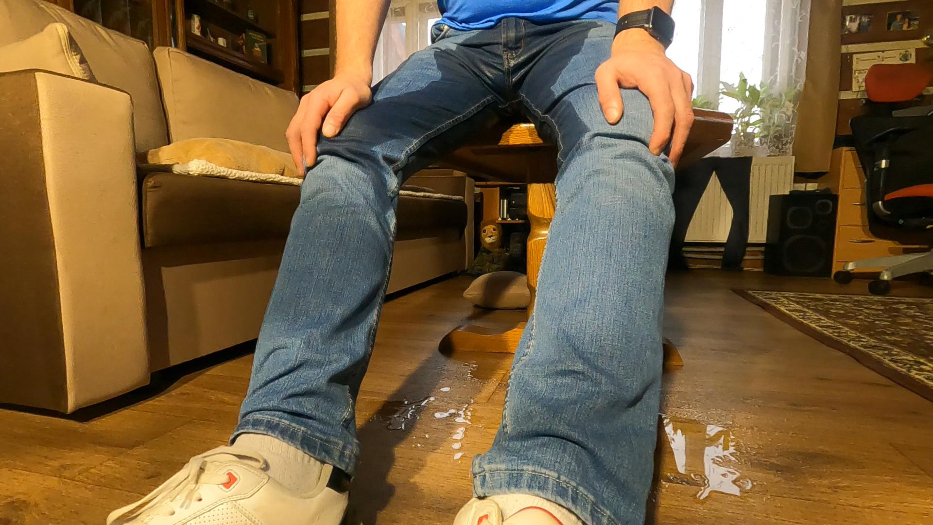 Pee jeans - video 79