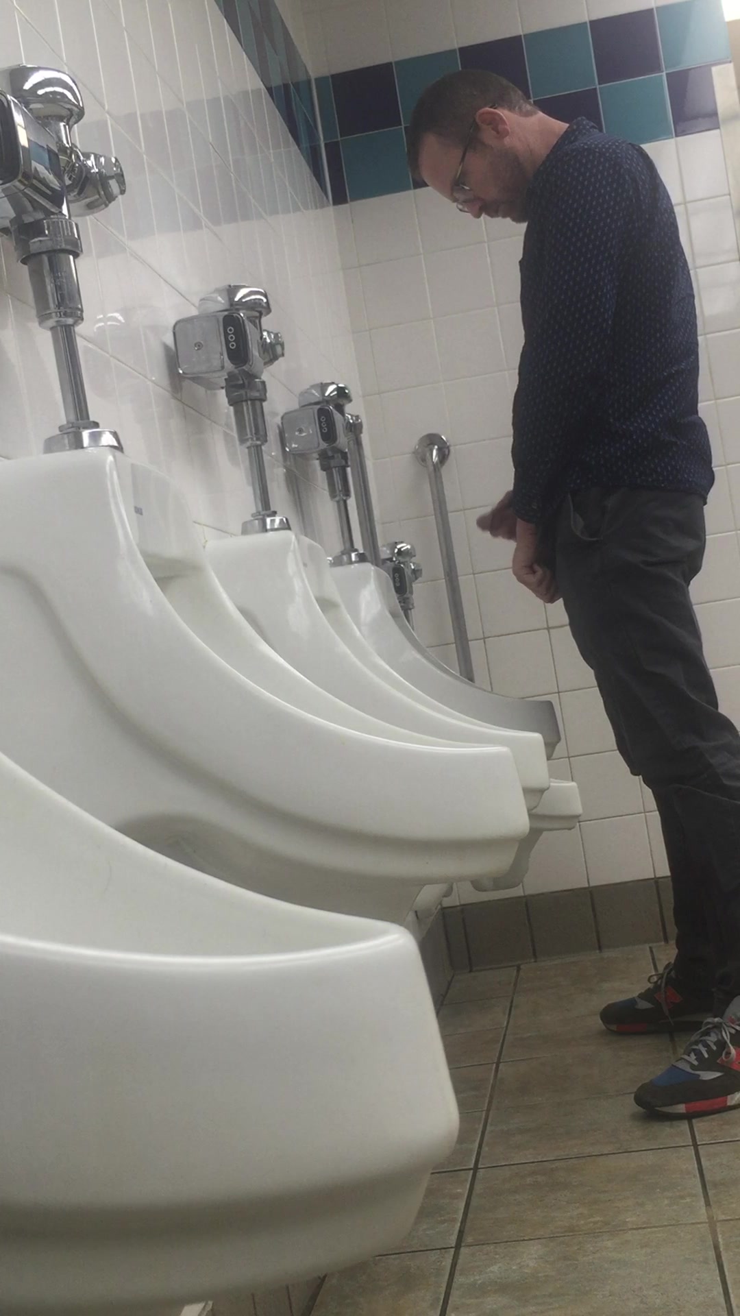urinal piss 6