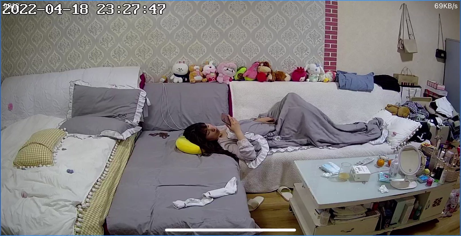 Chinese girl ip cam caught mast on couch