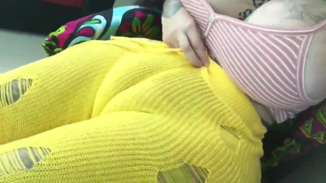 Thick cameltoe - ThisVid.com