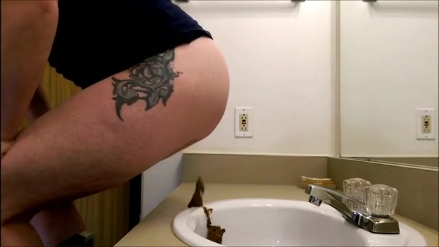 Shit in sink - video 2