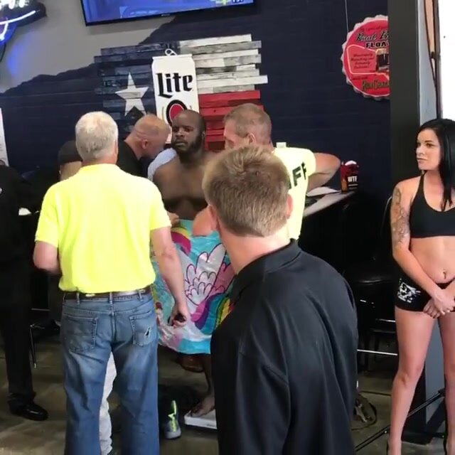 Naked weigh in peak
