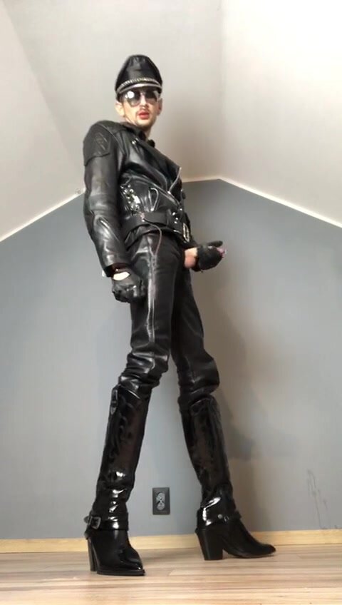 Leather boy jerking in alpha cowboy boots - video 4
