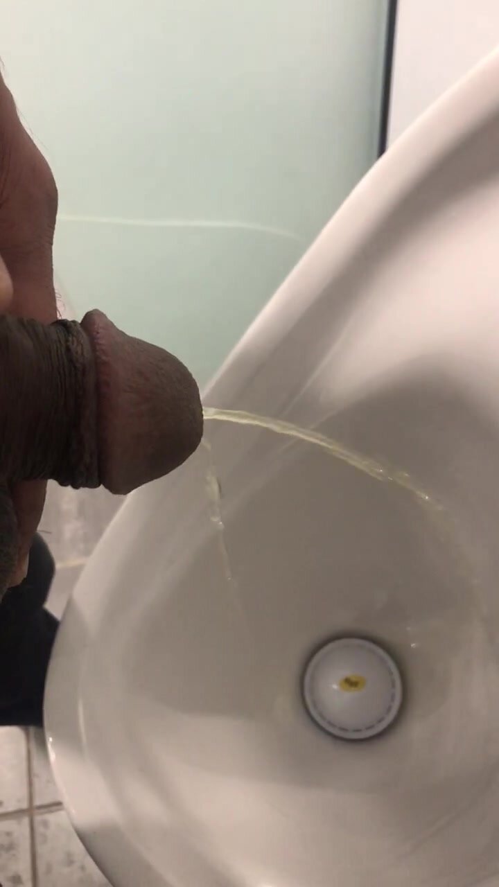Urinal piss - video 22