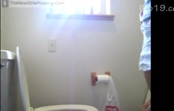 Girl pooping compilation - video 9