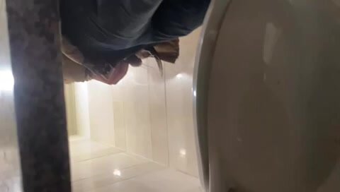 Bathroom 2 - video 4