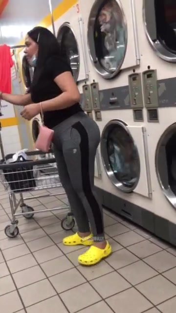Big ass in the laundry (gets busted)