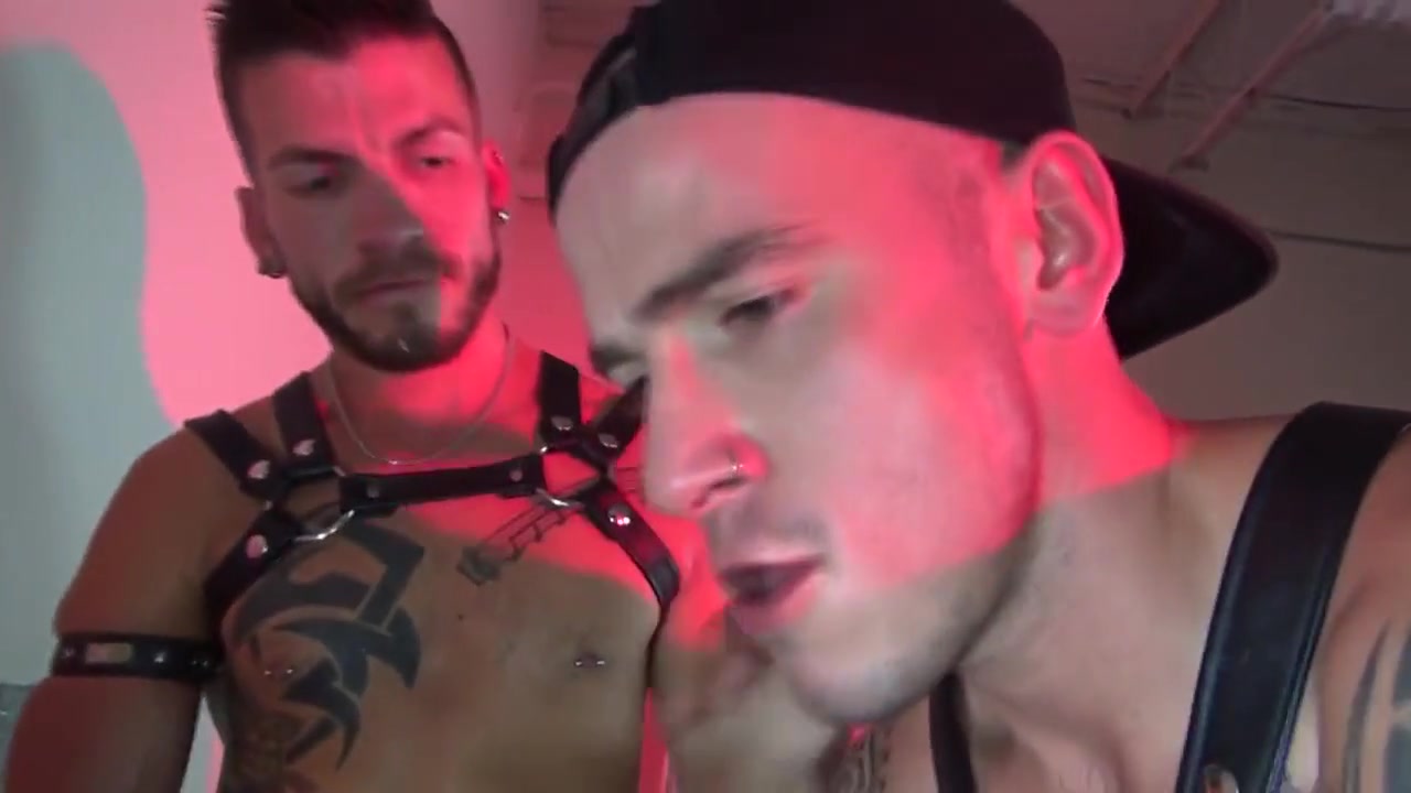 ★ RED LIGHT ★