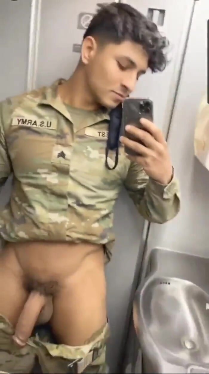 Gorgeous Army man with a huge dick