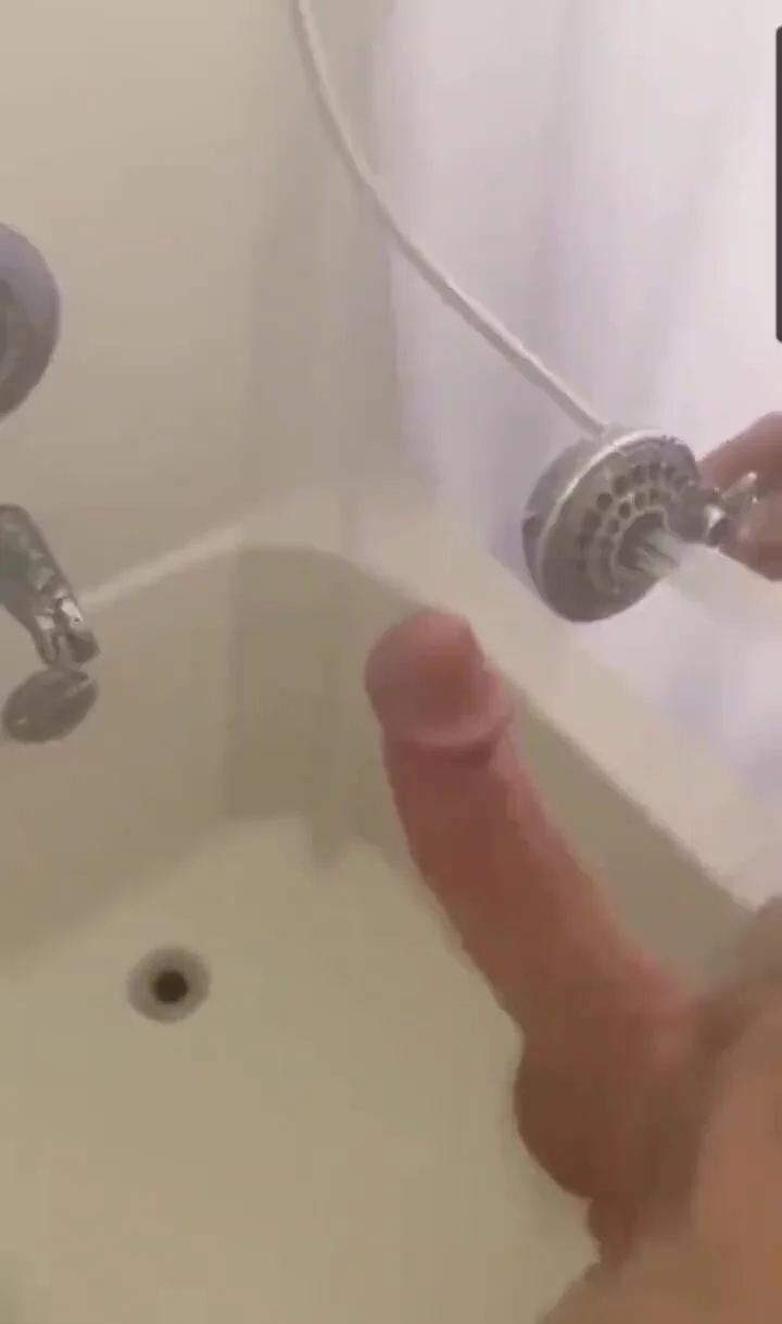 Dick cumming from shower head - ThisVid.com