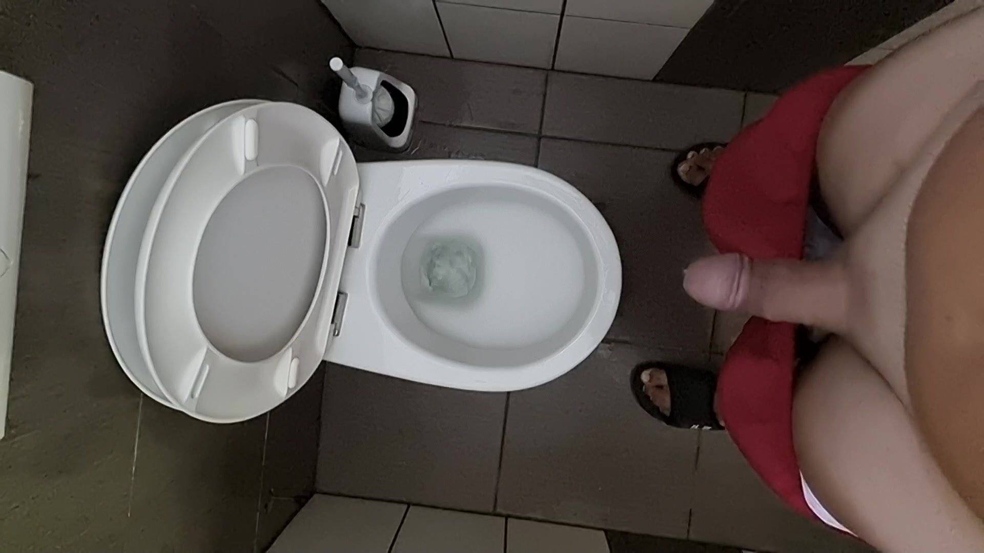 Man mega piss destroying toilet