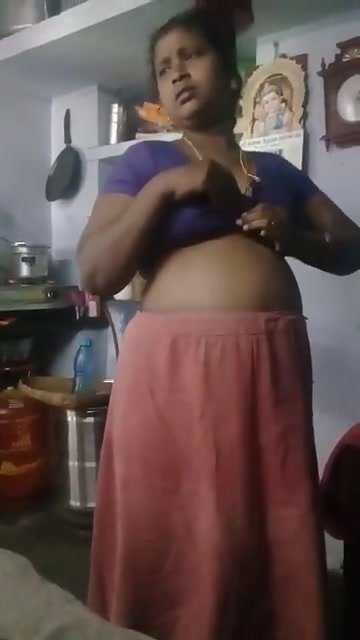 Mallu aunty changing cloths