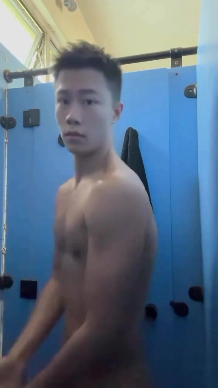 Sexy hong kong man shower - ThisVid.com