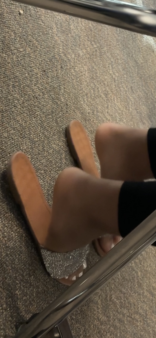 Ebony soles n white toes