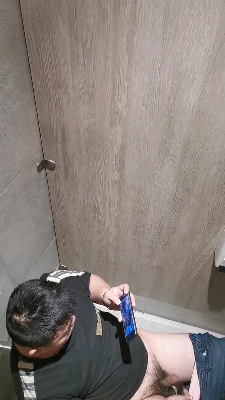 Spy Jerking in restroom