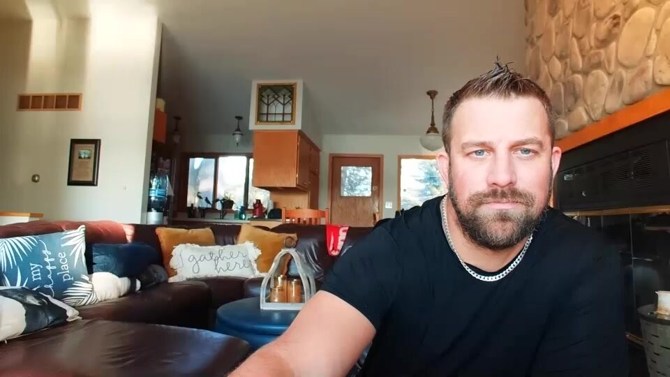 Cute Bear Spreads Butt