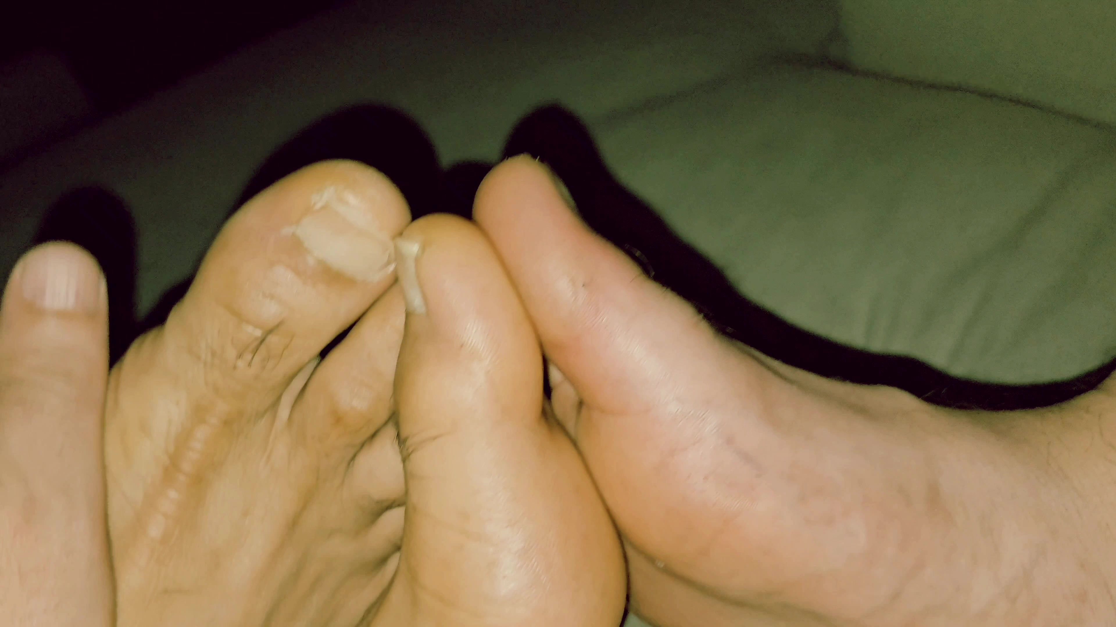 Smelly footsie with my arab bro