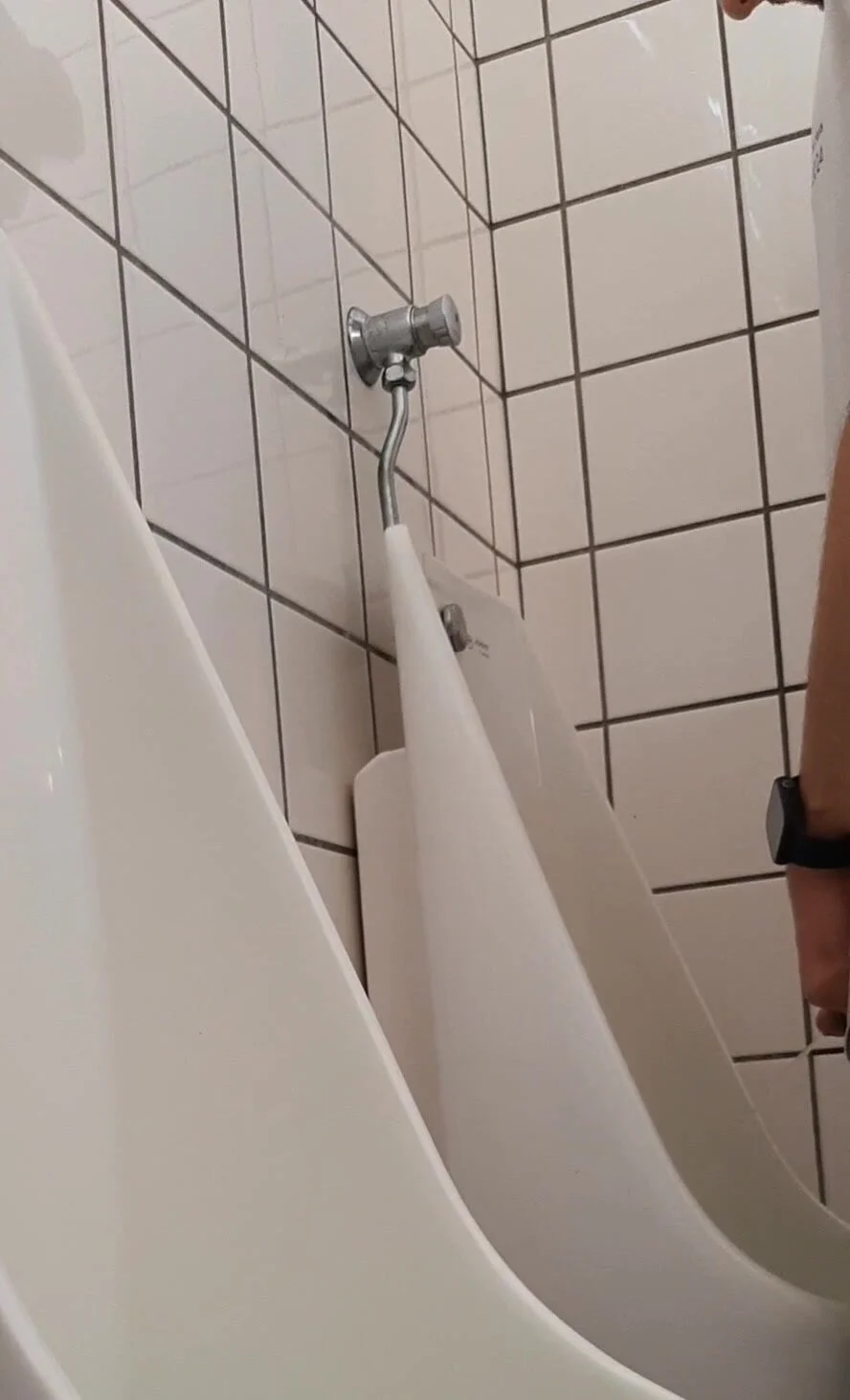 Young guys: Spy urinal 2024 - 4 - ThisVid.com