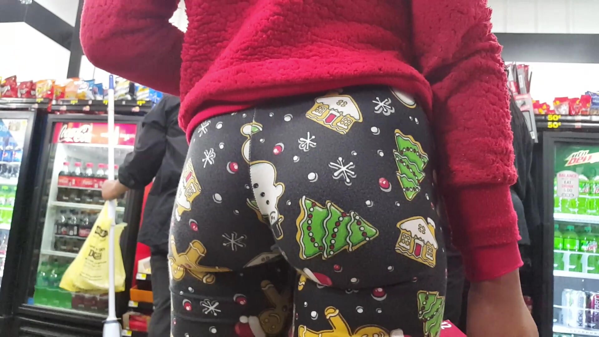 Candid Spy SEXY Slim Girl in Christmas leggings ASS