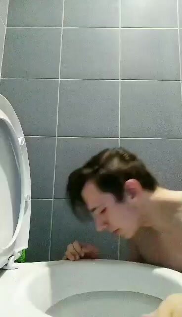 Fag Dmitry Filimanovskiy licks toilet