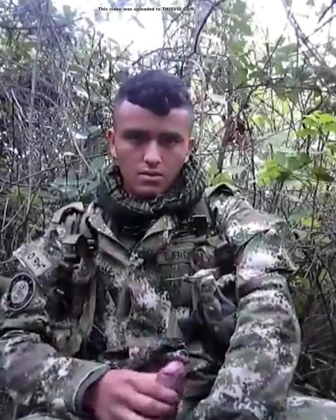 SOLDIER FROM COLOMBIA CUMS IN UNIFORM