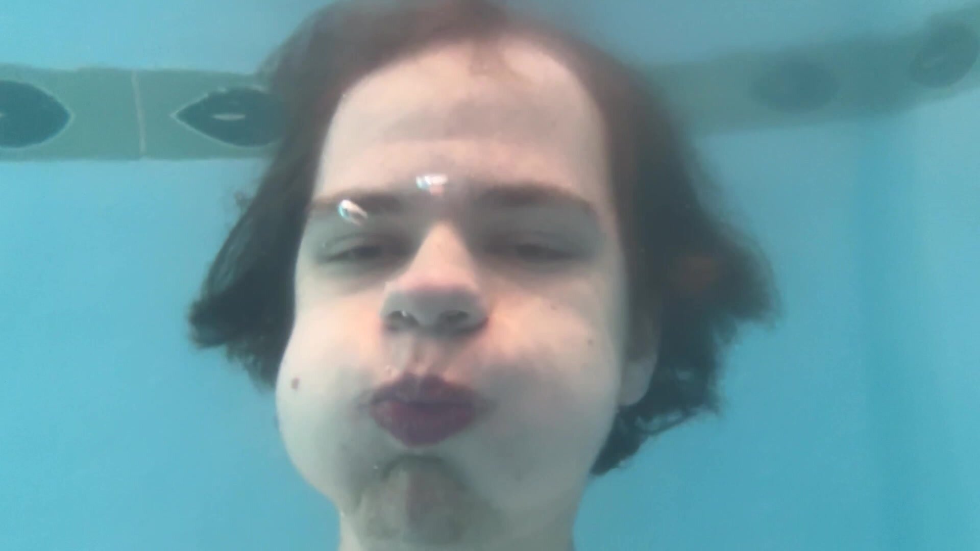 Puffy Cheek Underwater Breathhold Underwater