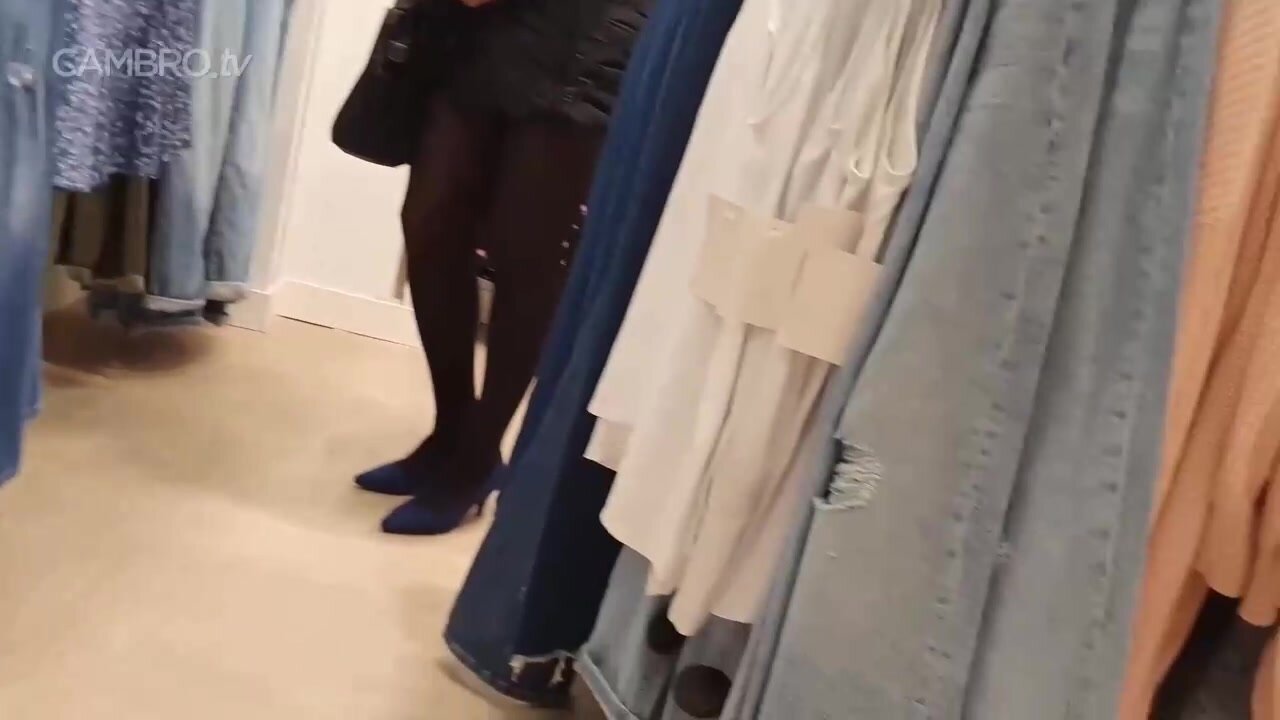 Naked girl in dressing room fucks herself