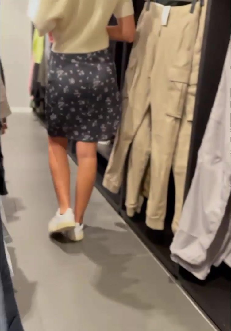 girl shows pussy and ass at a clothes store