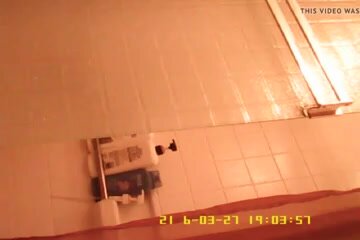 Teen spy shower