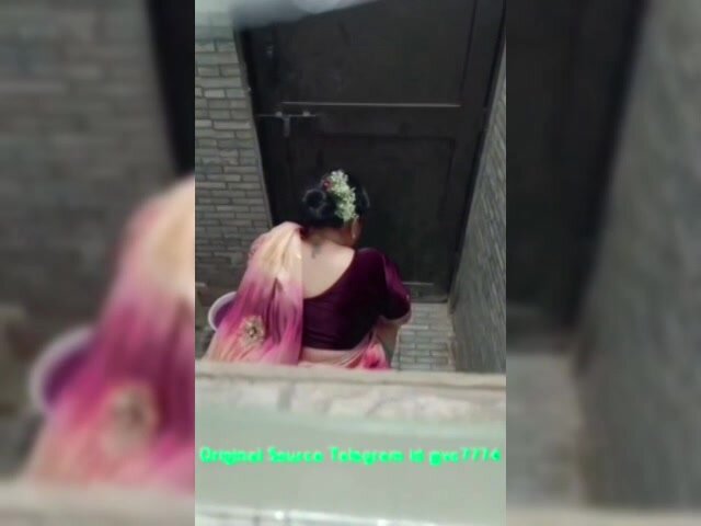 Indian toilet pissing spy - video 10