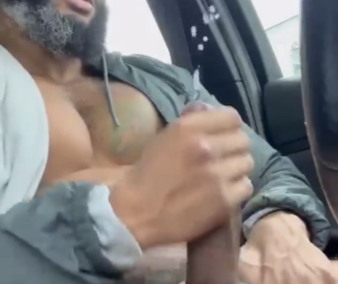 Daddy cums in the car