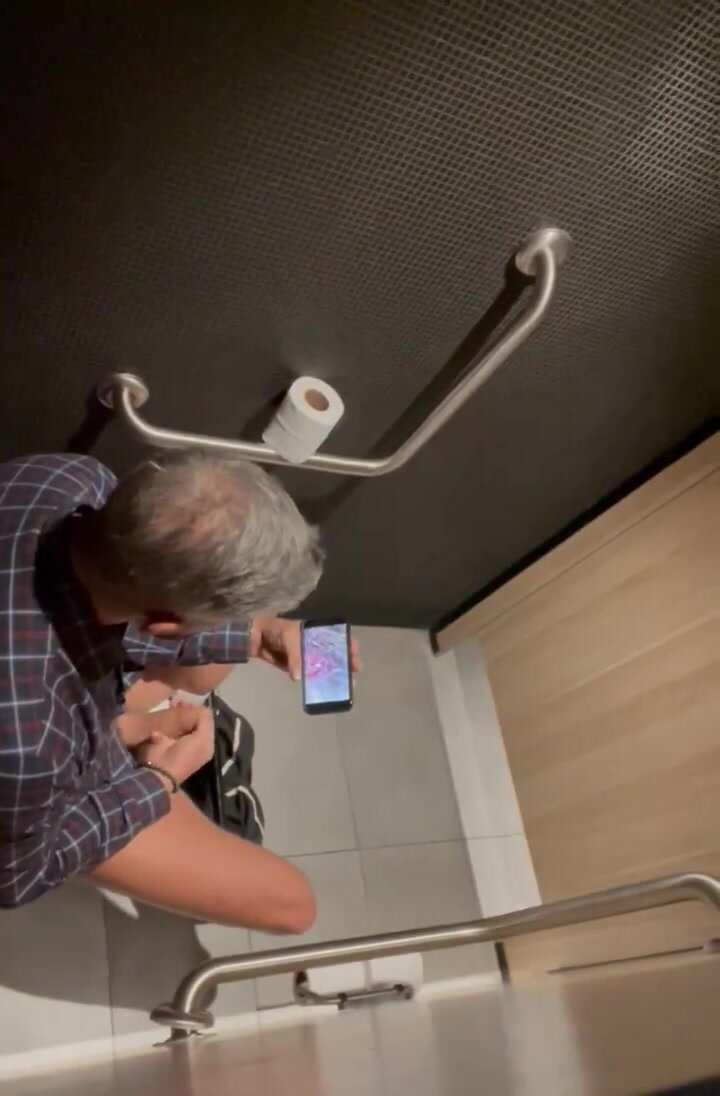Daddy Toilet Jacking Off 167