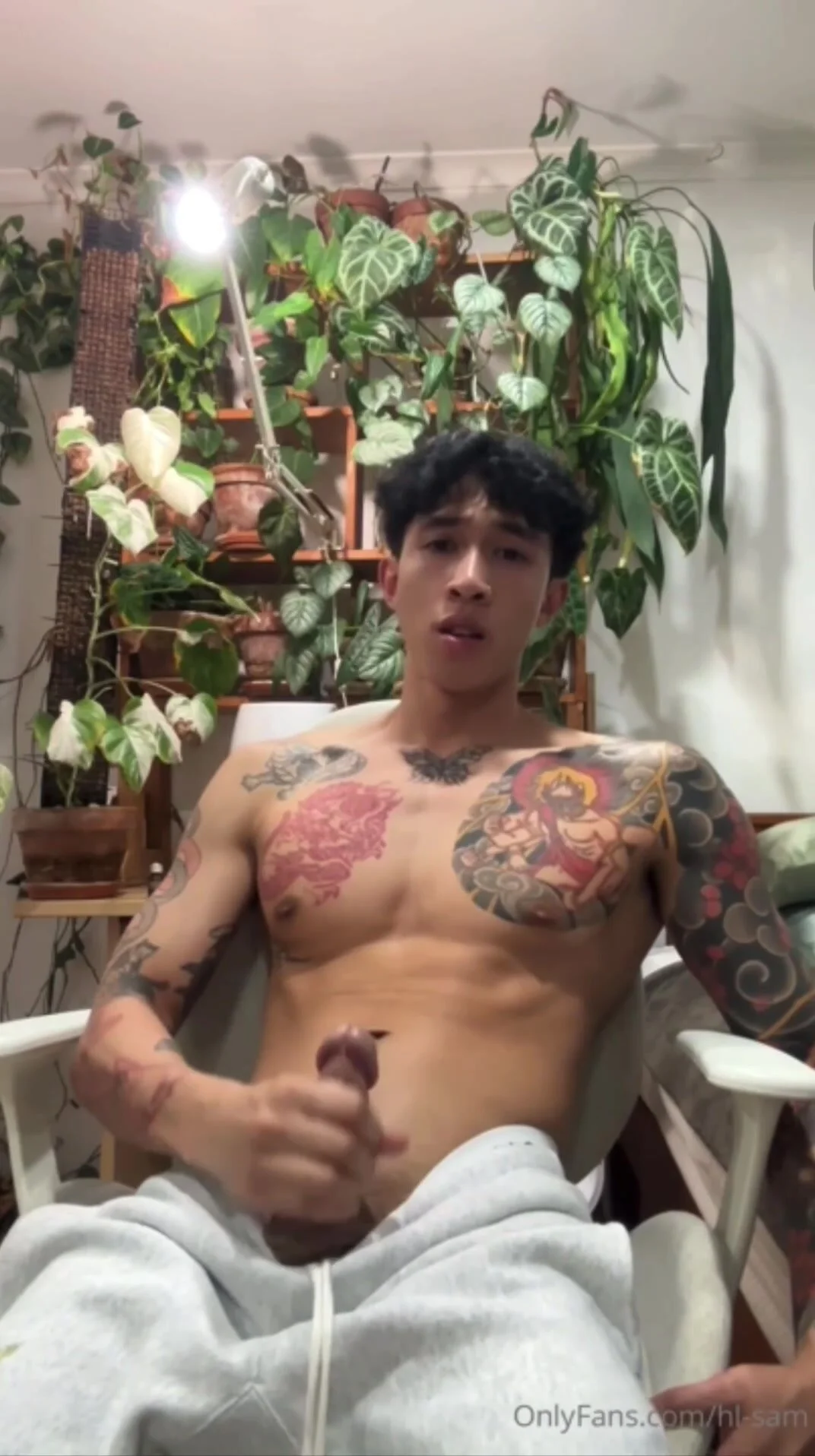 Twink solo jerk off - ThisVid.com