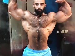 Arab Muscle Daddy - video 2
