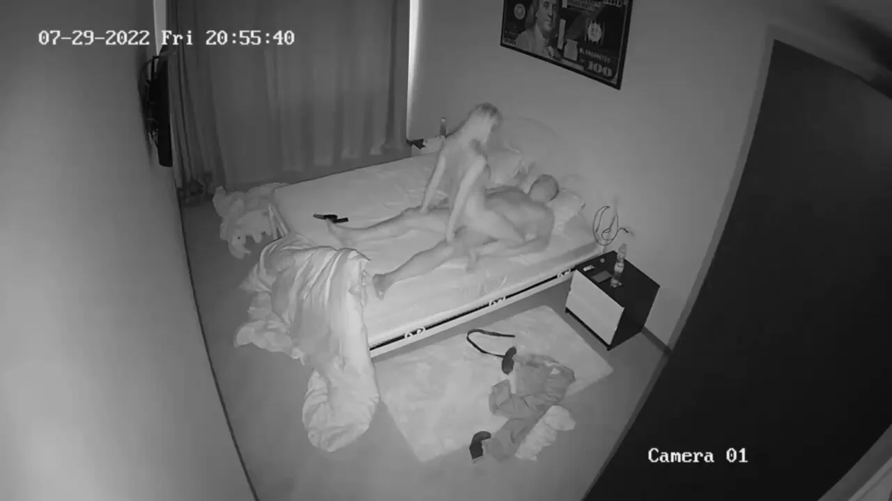 IPCam Couple caught having sex 8/11 - ThisVid.com em inglês