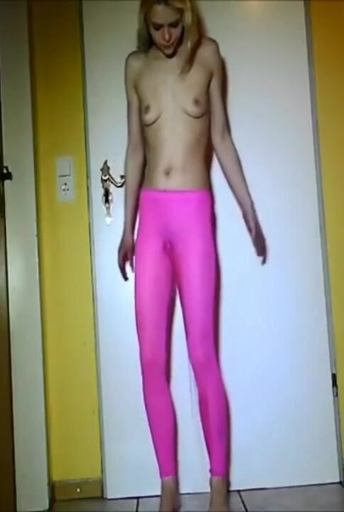 Pee pink leggins