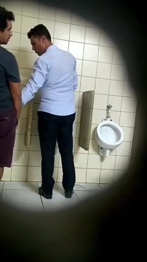 WC 43 - Empresário aprontando no wc