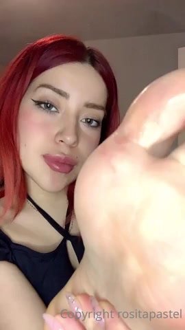 Girl lick feet - video 3