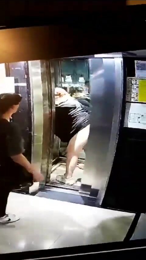 couple caugth in lift