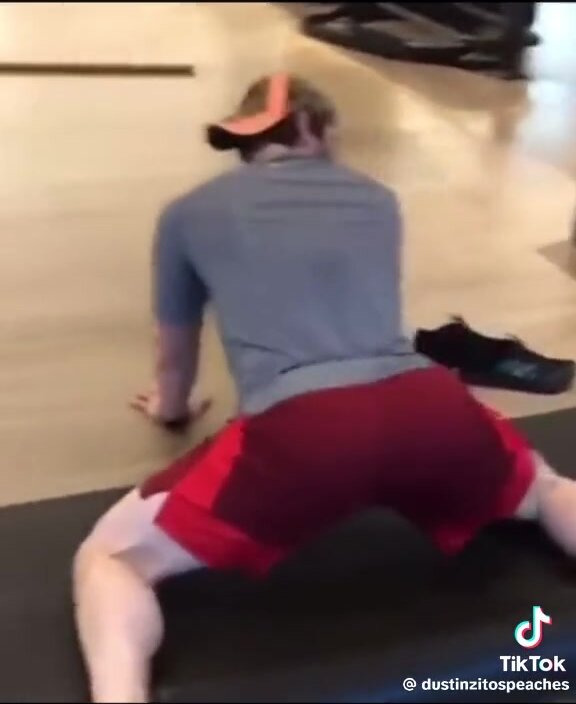 Hunk throwing ass