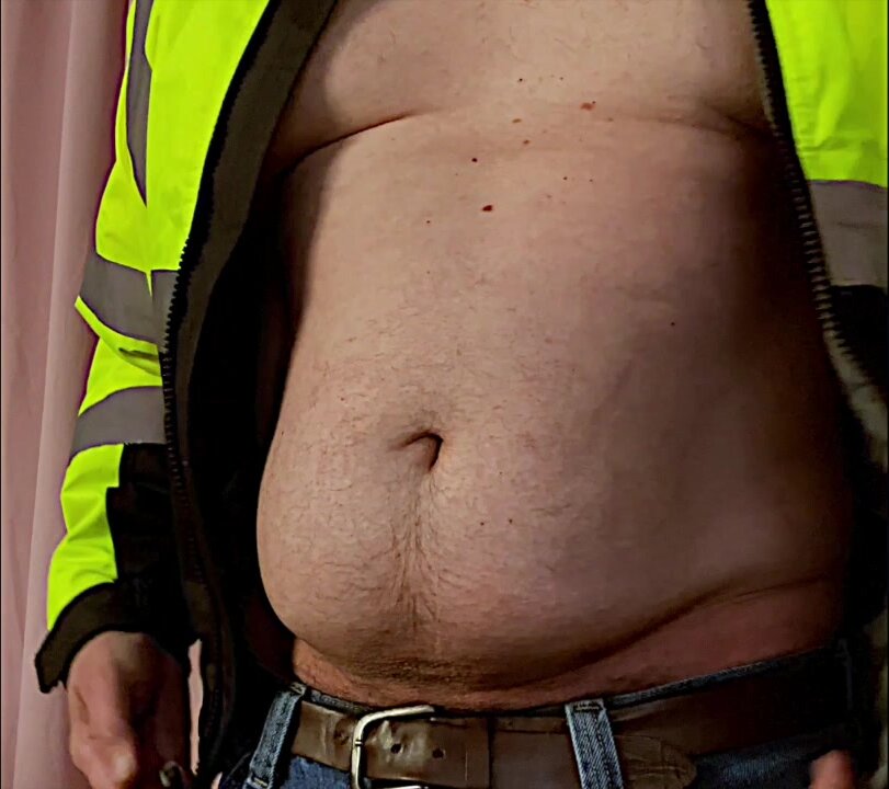 I convinced the construction worker to show me his gut