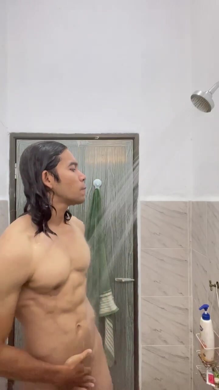 SG/MALAY Hunk Nude Shower Leaked Video - ThisVid.com