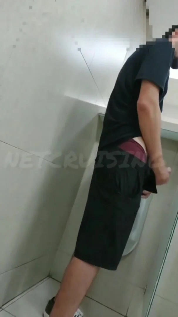 Amador: Public Toilet Cruising In Brazil - ThisVid.com