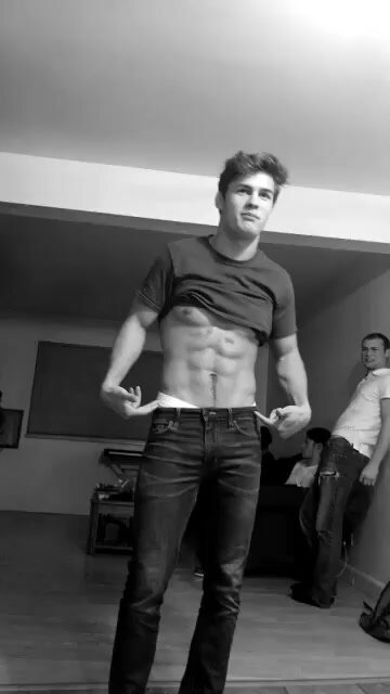 Dylan abs (clip)